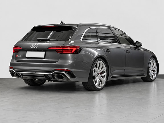 Audi RS4 3 of 14