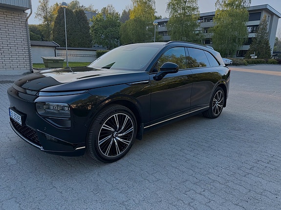 XPeng G9 11 of 24