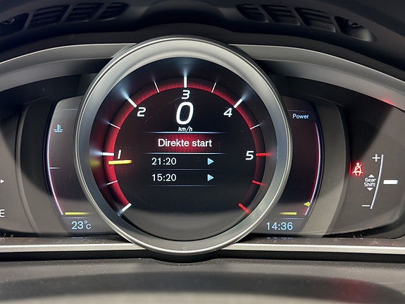 Volvo V40 Cross Country 13 of 17