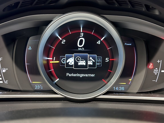 Volvo V40 Cross Country 12 of 17