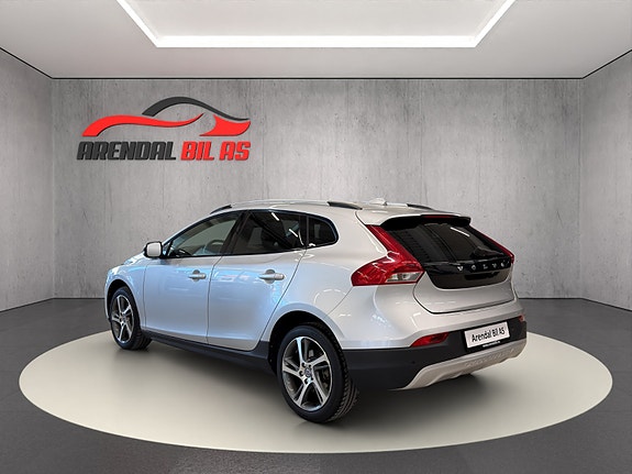 Volvo V40 Cross Country 6 of 17