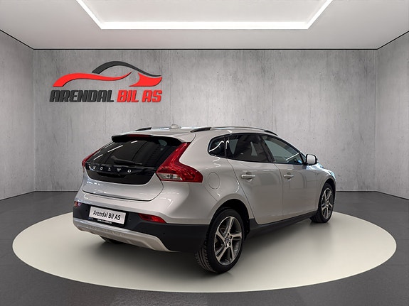 Volvo V40 Cross Country 4 of 17