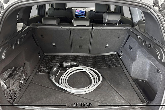 BMW iX1 19 of 30