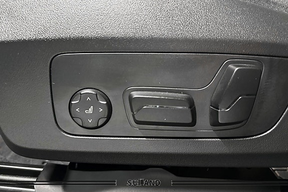 BMW iX1 26 of 30