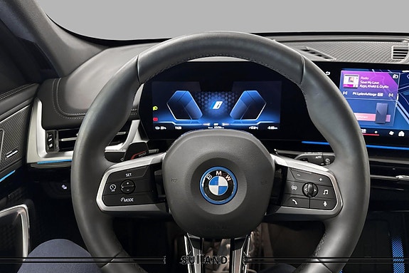 BMW iX1 12 of 30