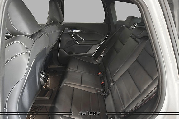 BMW iX1 16 of 30