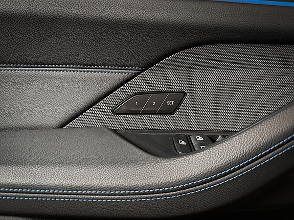 BMW i4 17 of 24