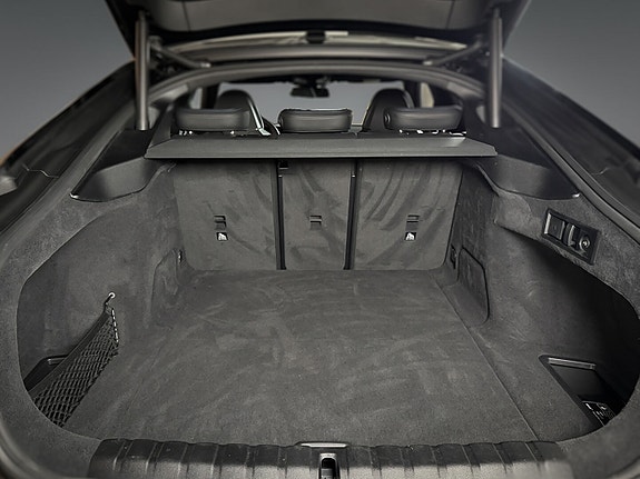 BMW i4 8 of 24