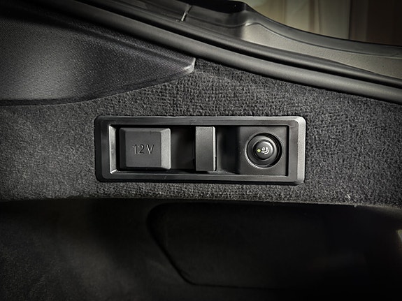 BMW i4 9 of 24