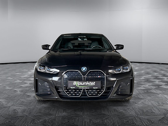 BMW i4 23 of 24