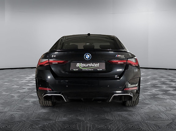 BMW i4 7 of 24
