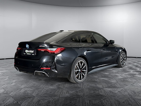 BMW i4 10 of 24