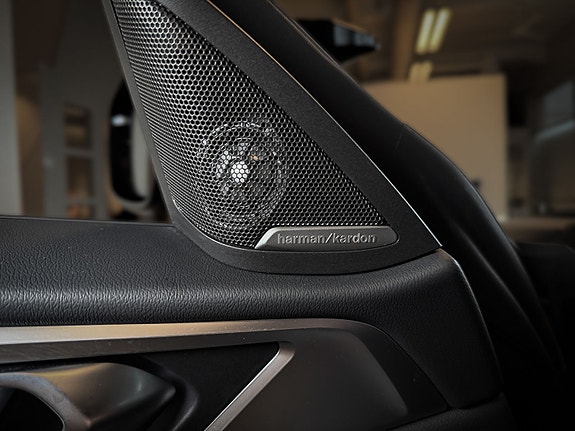 BMW i4 16 of 24