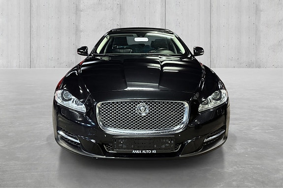 Jaguar XJ 9 of 23