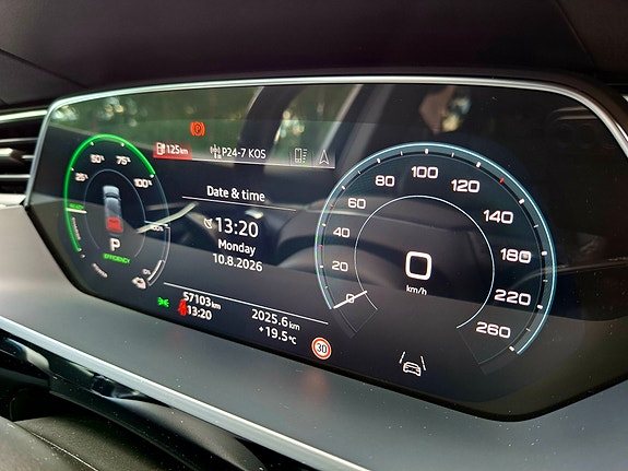 Audi e-tron 22 of 30