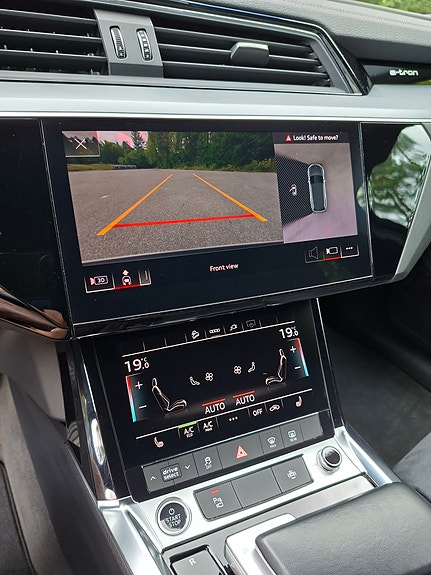 Audi e-tron 24 of 30