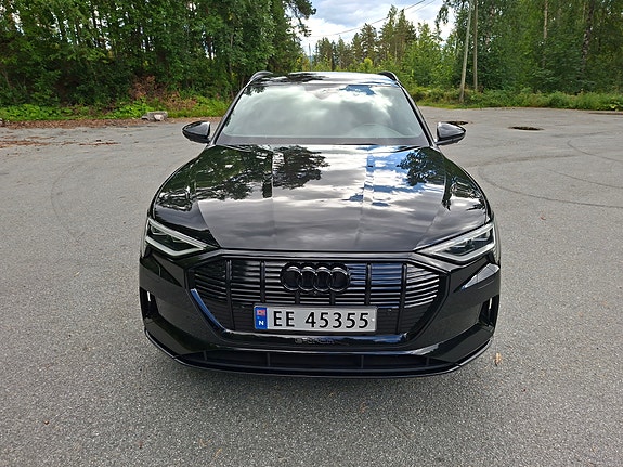 Audi e-tron 6 of 30