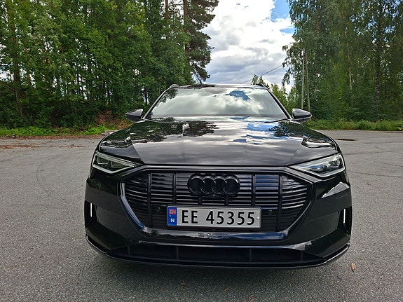 Audi e-tron 5 of 30
