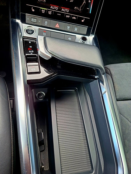 Audi e-tron 25 of 30