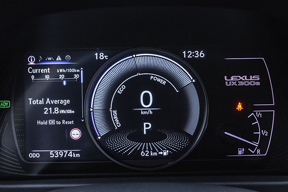 Lexus UX300e 14 of 29