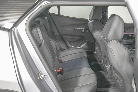 Peugeot e-2008 8 of 21