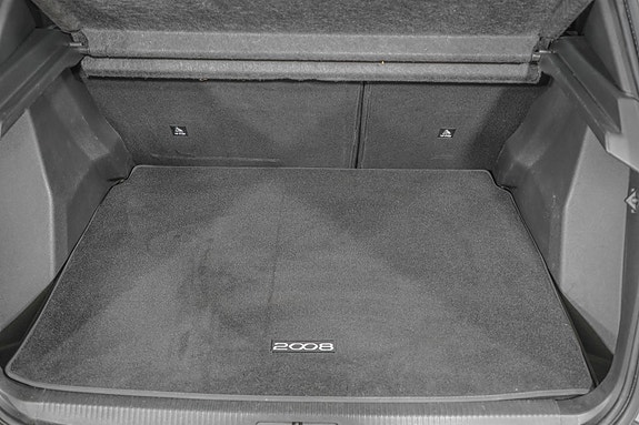 Peugeot e-2008 7 of 21