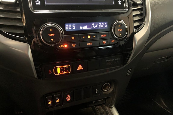 Mitsubishi L200 15 of 26