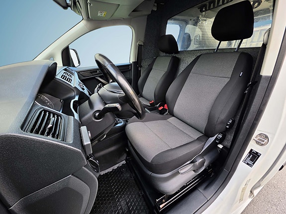 Volkswagen Caddy Maxi 13 of 30