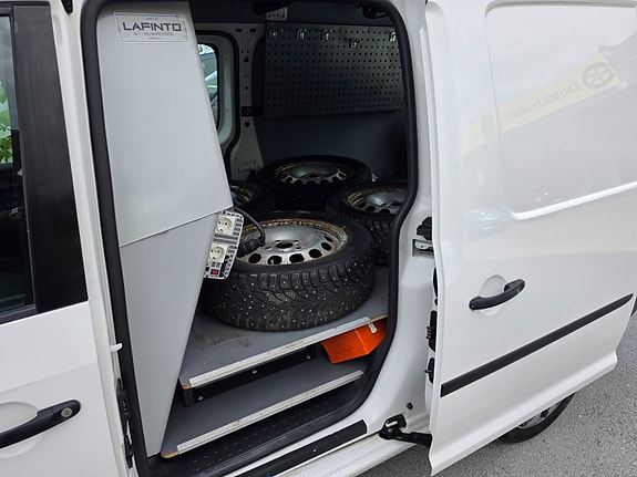 Volkswagen Caddy Maxi 9 of 30