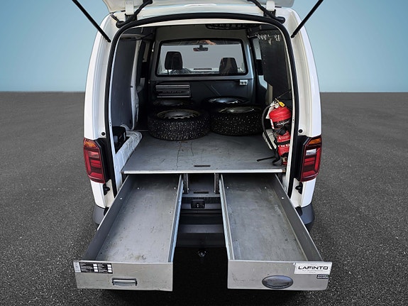 Volkswagen Caddy Maxi 12 of 30