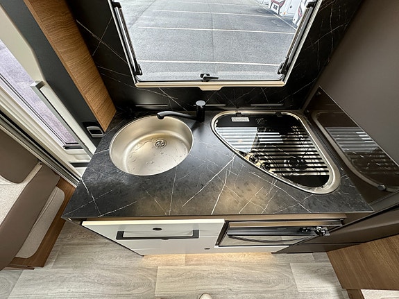 Benimar Mileo 261 ALDE / 180 HK / Automatgir / Førerkort kl B 15 of 30
