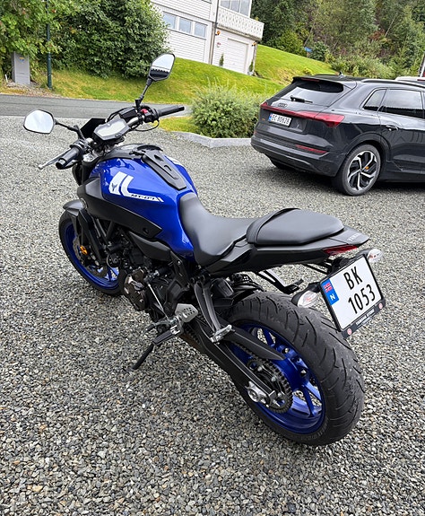 Yamaha MT-07 4 of 10