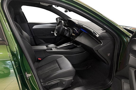 Peugeot e-308 15 of 30