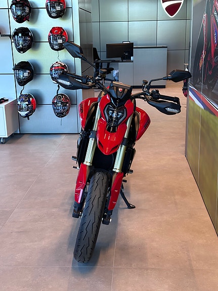 Ducati Hypermotard V2 - 2027-modell på lager! 4 of 15