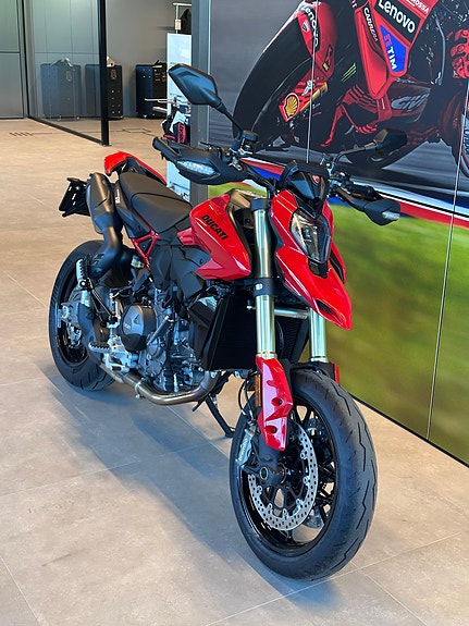 Ducati Hypermotard V2 - 2027-modell på lager! 5 of 15
