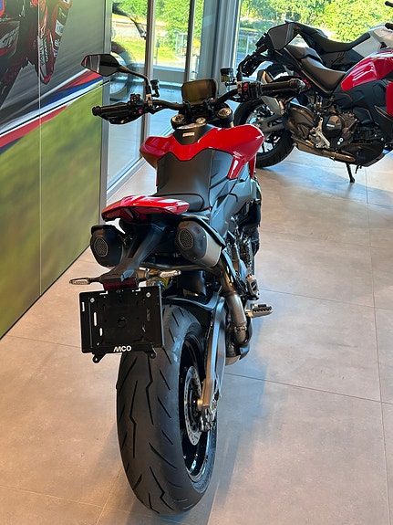 Ducati Hypermotard V2 - 2027-modell på lager! 6 of 15