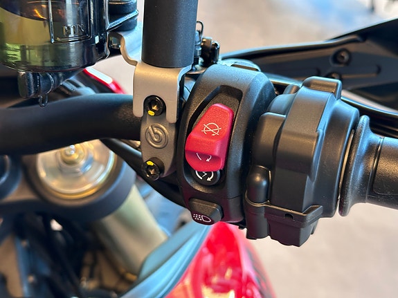 Ducati Hypermotard V2 - 2027-modell på lager! 11 of 15