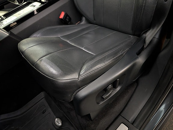 Land Rover Discovery 14 of 28
