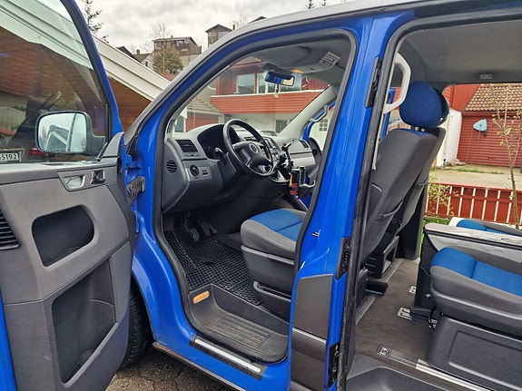 Volkswagen Multivan 6 of 27