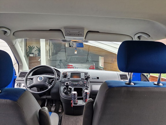 Volkswagen Multivan 16 of 27