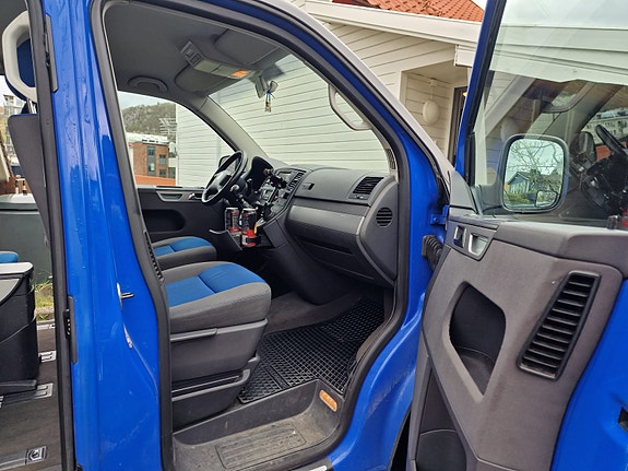 Volkswagen Multivan 15 of 27