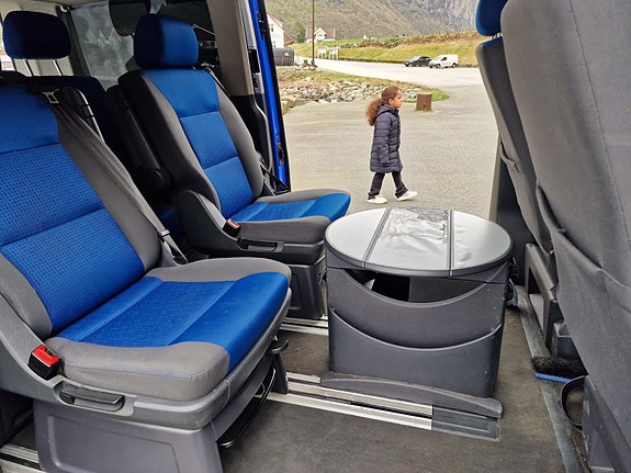 Volkswagen Multivan 23 of 27