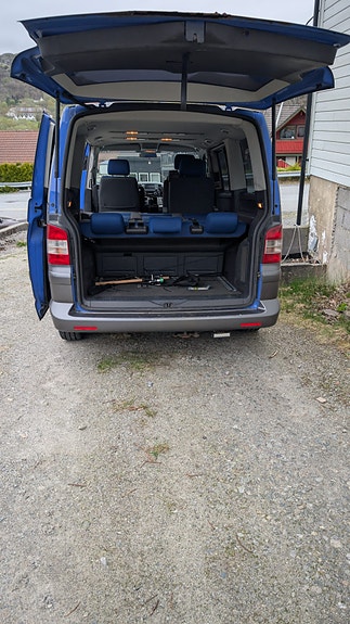 Volkswagen Multivan 18 of 27