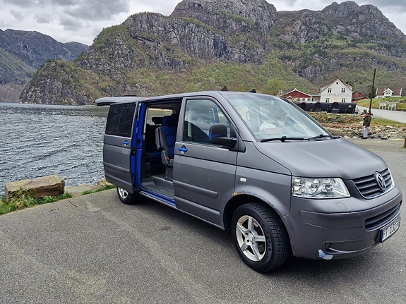 Volkswagen Multivan 3 of 27