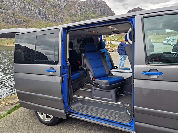 Volkswagen Multivan 5 of 27