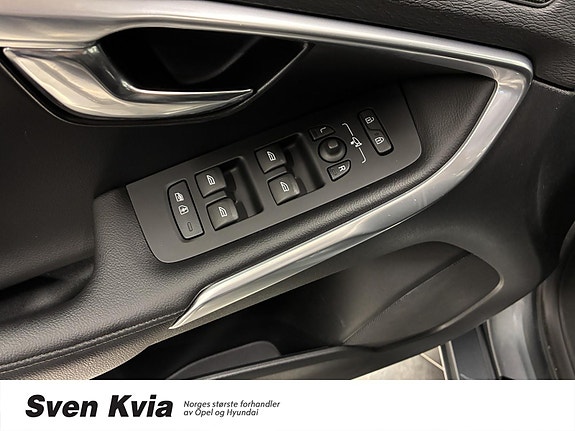 Volvo V40 27 of 30