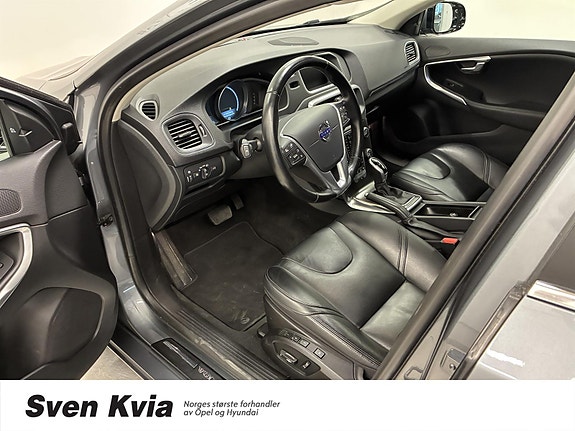 Volvo V40 14 of 30