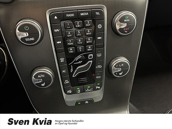 Volvo V40 20 of 30