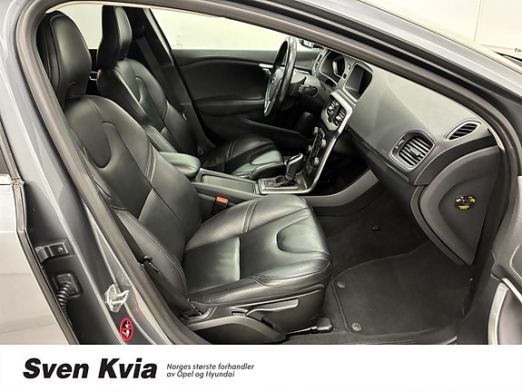 Volvo V40 18 of 30