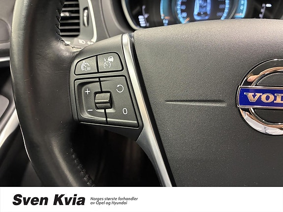 Volvo V40 11 of 30